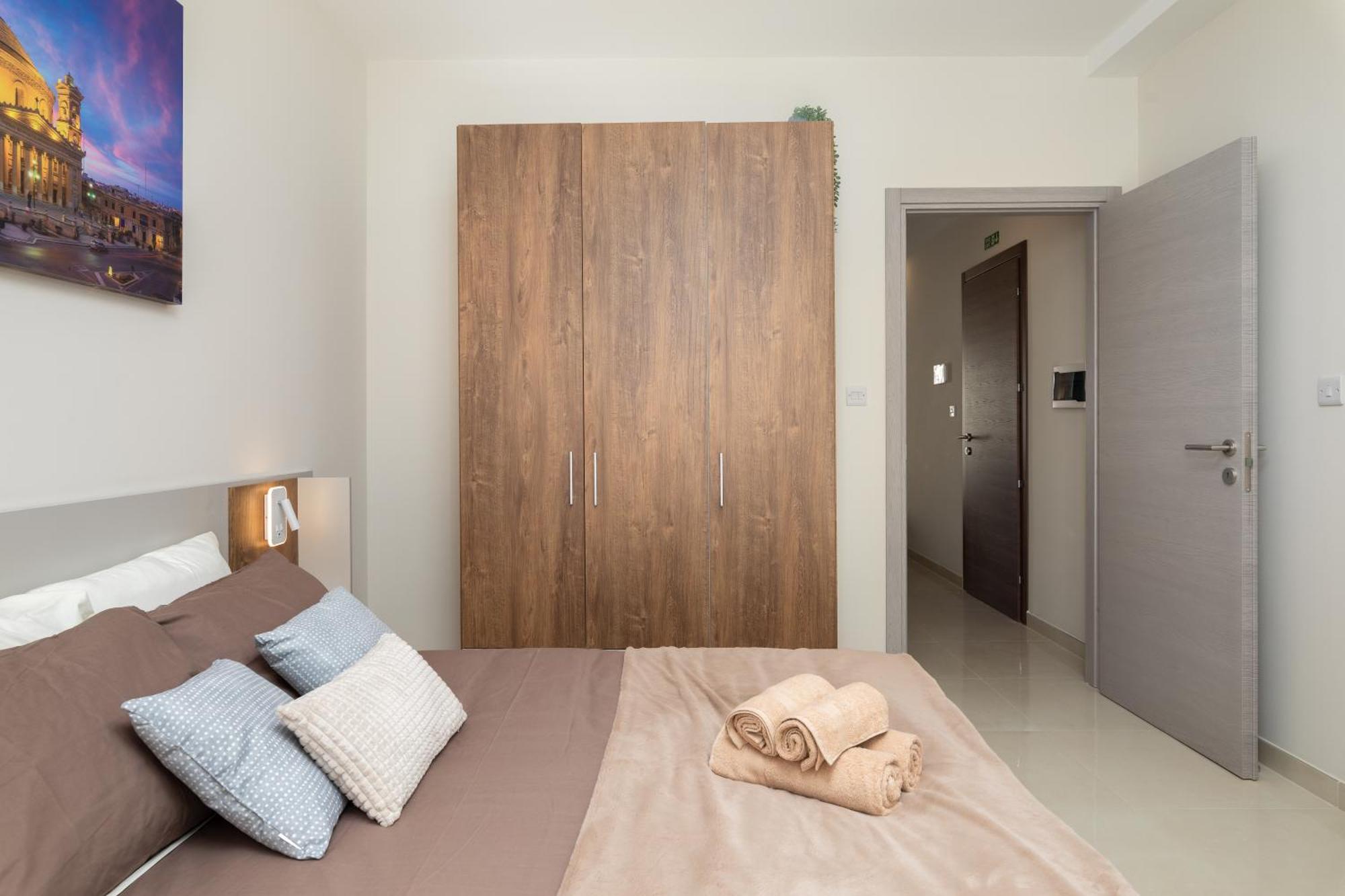 Edka Suites - Modern Sunlit 2Bd Apartments With Balconies - Close To Sliema Promenade, St Julian'S & St Georges Bay 그지라 외부 사진