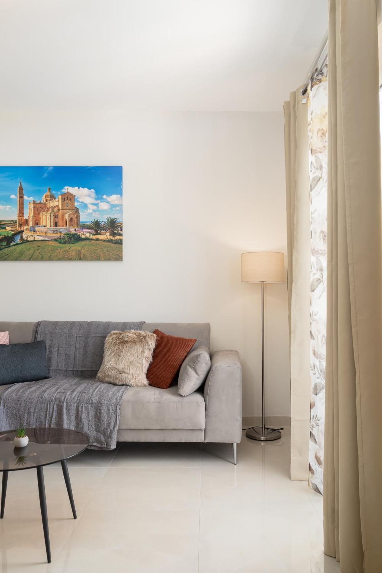 Edka Suites - Modern Sunlit 2Bd Apartments With Balconies - Close To Sliema Promenade, St Julian'S & St Georges Bay 그지라 외부 사진