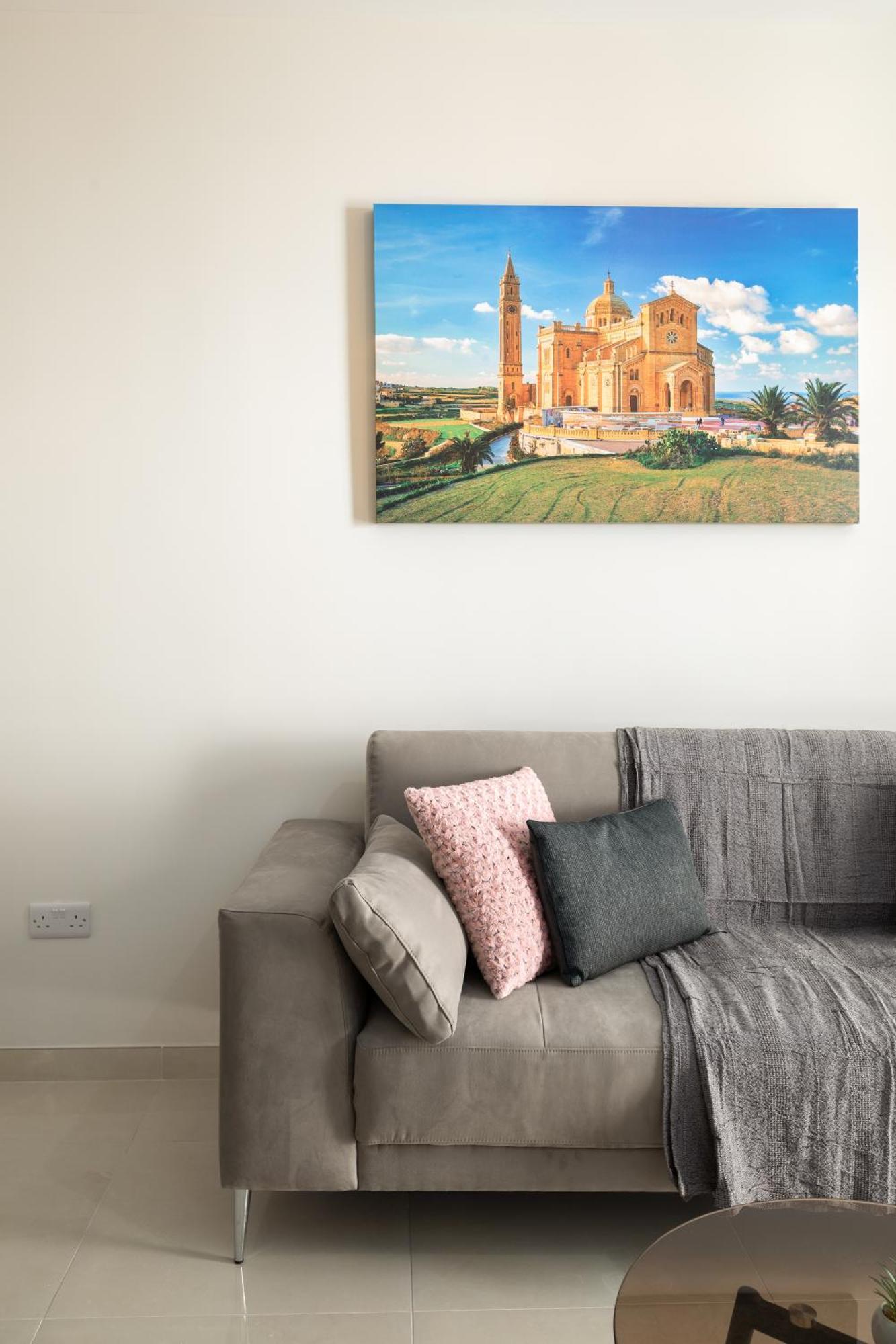 Edka Suites - Modern Sunlit 2Bd Apartments With Balconies - Close To Sliema Promenade, St Julian'S & St Georges Bay 그지라 외부 사진