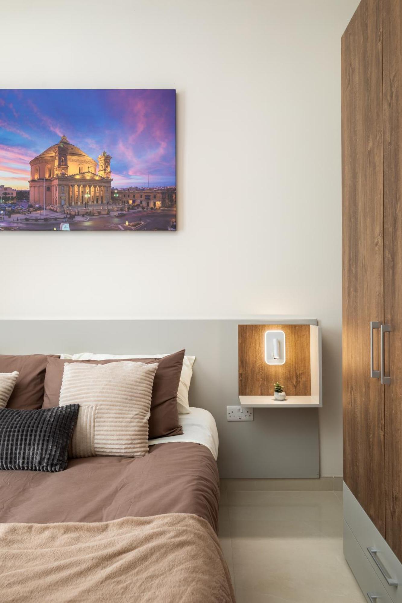 Edka Suites - Modern Sunlit 2Bd Apartments With Balconies - Close To Sliema Promenade, St Julian'S & St Georges Bay 그지라 외부 사진
