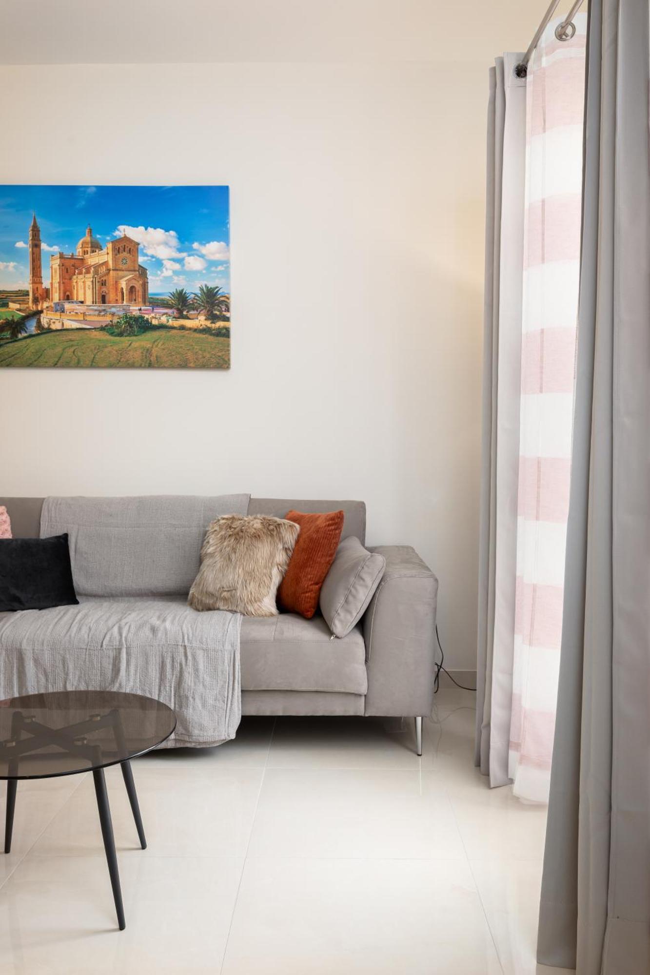 Edka Suites - Modern Sunlit 2Bd Apartments With Balconies - Close To Sliema Promenade, St Julian'S & St Georges Bay 그지라 외부 사진