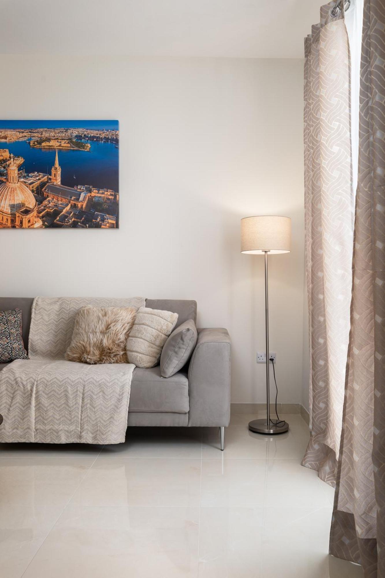 Edka Suites - Modern Sunlit 2Bd Apartments With Balconies - Close To Sliema Promenade, St Julian'S & St Georges Bay 그지라 외부 사진